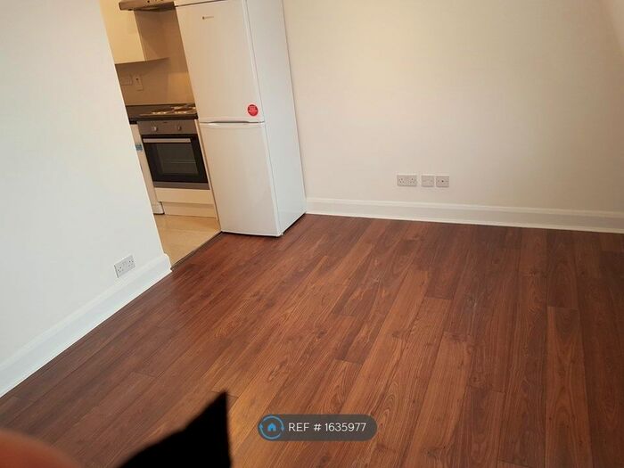 1 Bedroom Flat To Rent In Uxbridge Road, London, W12