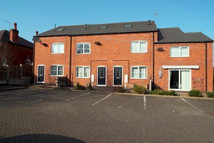 2 Bedroom Flat To Rent In Newhall Road, Swadlincote, DE11