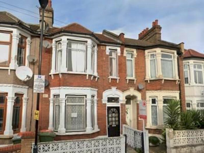 3 Bedroom Terraced House To Rent In Kensington Avenue, Manor Park, E12