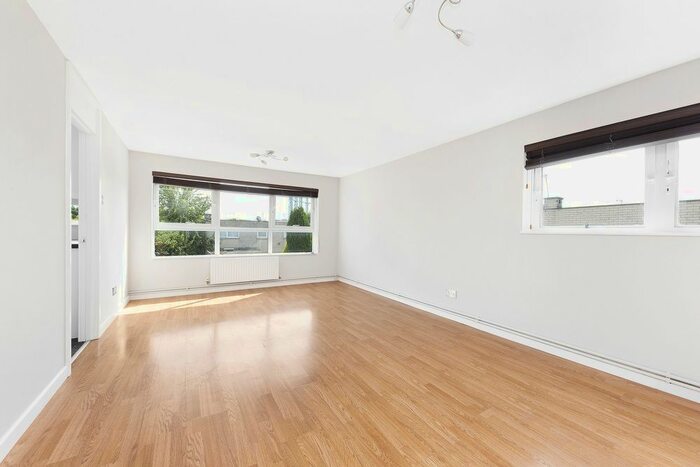 3 Bedroom Semi-Detached House To Rent In Lewis Road, Mitcham, CR4