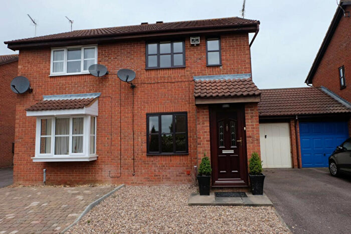 2 Bedroom Semi-Detached House To Rent In Beaulieu Close, Banbury, Oxfordshire, OX16