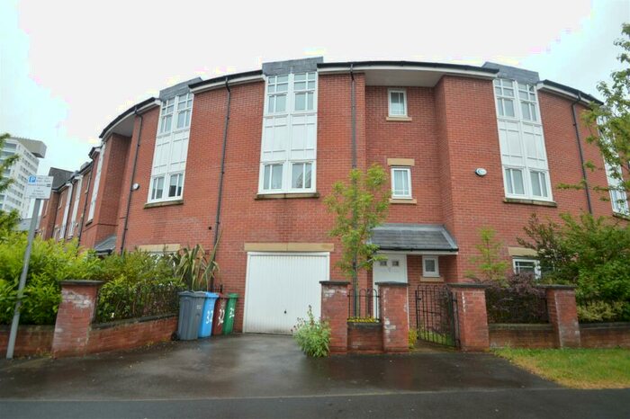 4 Bedroom House To Rent In Drayton Street, Hulme, Manchester, M15