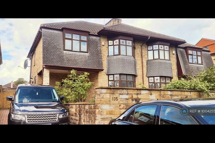 5 Bedroom Semi-Detached House To Rent In Horton Grange Road, Bradford, BD7