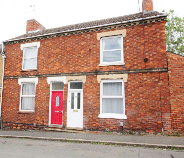 2 Bedroom Terraced House To Rent In Cross Street, Kettering, NN16