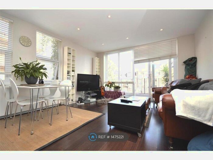 3 Bedroom Flat To Rent In Babington Road, London, SW16