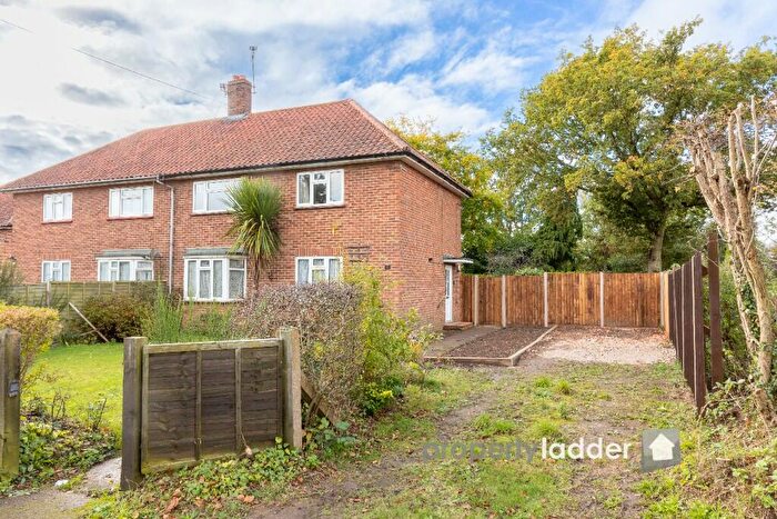 3 Bedroom Semi-Detached House For Sale In Sir Edward Stracey Road, Rackheath, NR13