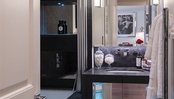 2 Bedroom Flat To Rent In Fulham Road, London, SW3