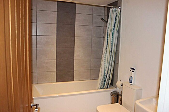 2 Bedroom Town House To Rent In Keighley Road, Silsden, BD20