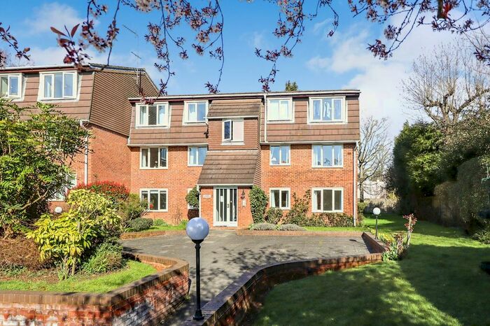 2 Bedroom Flat To Rent In Douglas Road, Harpenden, AL5