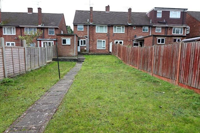 3 Bedroom End Of Terrace House For Sale In Eaton Valley Road, Luton, Bedfordshire, LU2