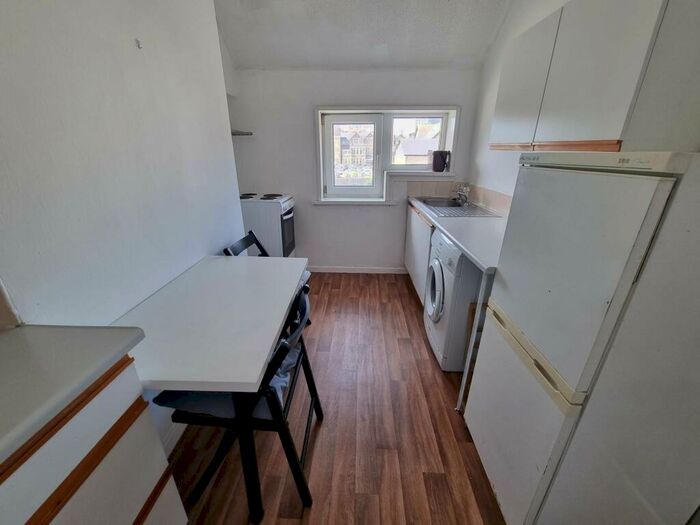 1 Bedroom Flat To Rent In Piercefield Place, Adamsdown, Cardiff, CF24