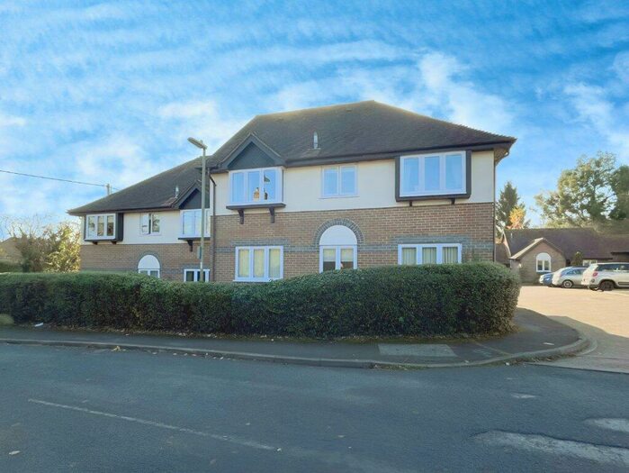 2 Bedroom Retirement Property For Sale In Garrett Close, Kingsclere, Newbury, RG20