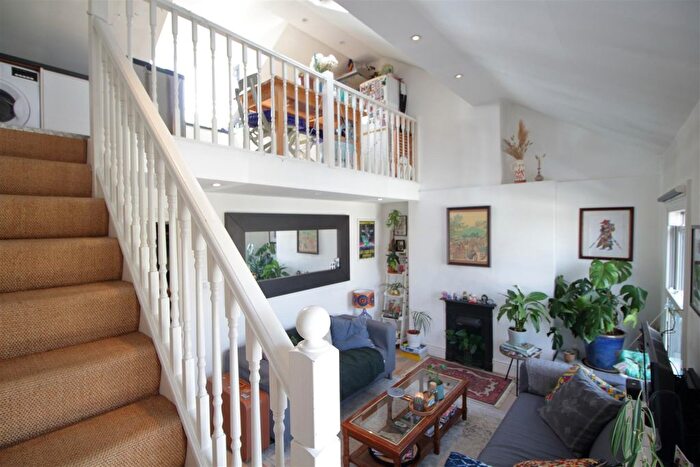 2 Bedroom Flat To Rent In Santley Street, Brixton/Clapham, SW4