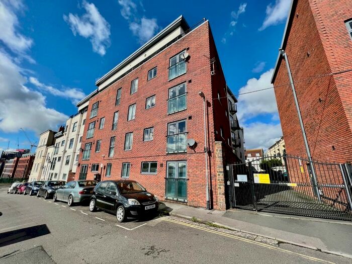 2 Bedroom Flat To Rent In Lawford Mews, Waterloo Road, Bristol, BS2