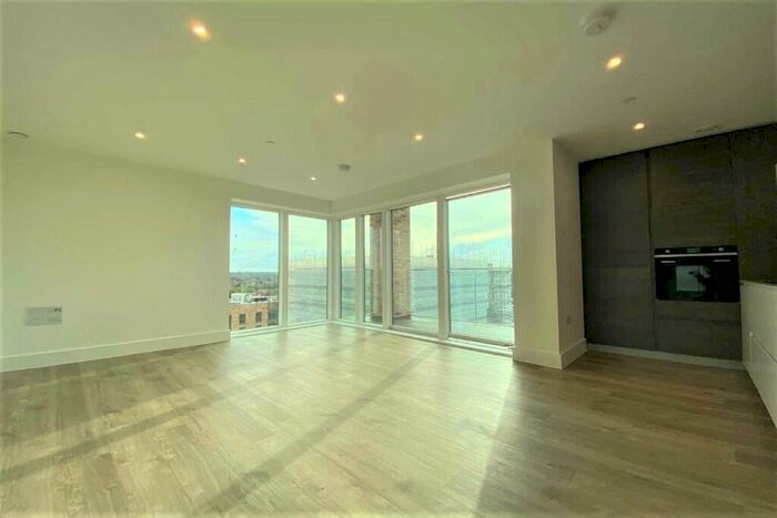 2 Bedroom Apartment For Sale In Kidbrooke Park Road, London, SE3