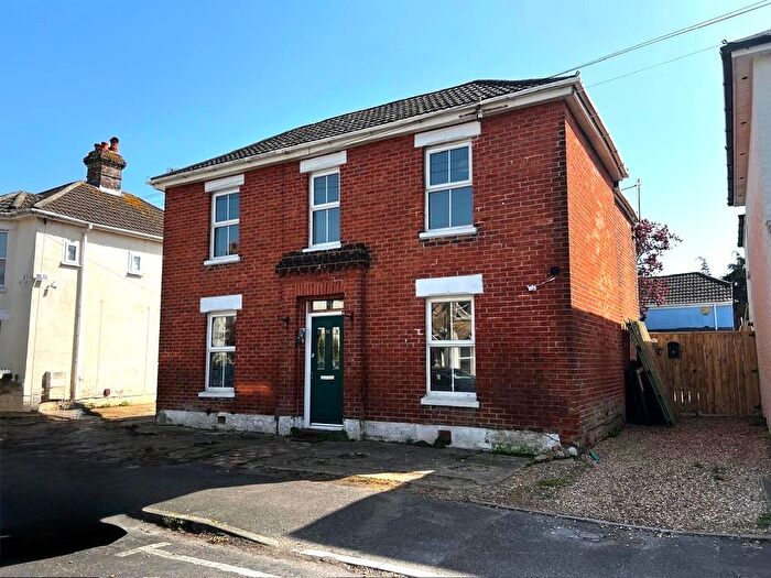 4 Bedroom Detached House For Sale In Langton Road, Bournemouth, BH7