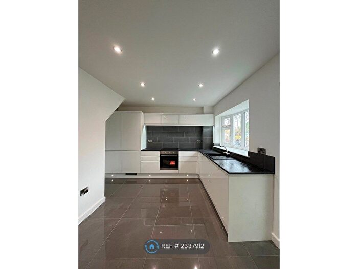 2 Bedroom End Of Terrace House To Rent In Burnbank Grove, Birmingham, B24