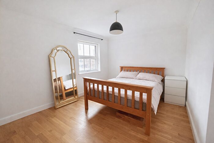 1 Bedroom Flat To Rent In High Street, Rochester, ME1