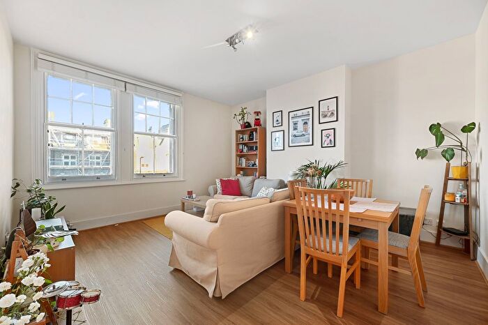 3 Bedroom Flat To Rent In Cricklewood Broadway, London, NW2