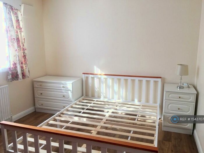 2 Bedroom Flat To Rent In Third Avenue, Wembley, London, HA9