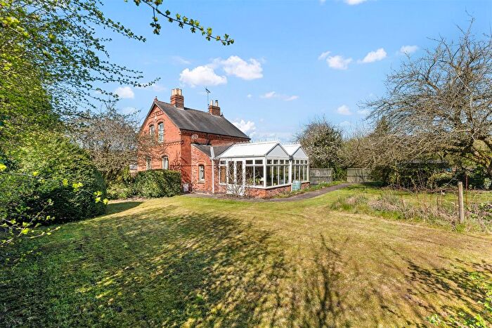 4 Bedroom Detached House For Sale In Smithy Moor-Ashover Road, Stretton, Alfreton, DE55