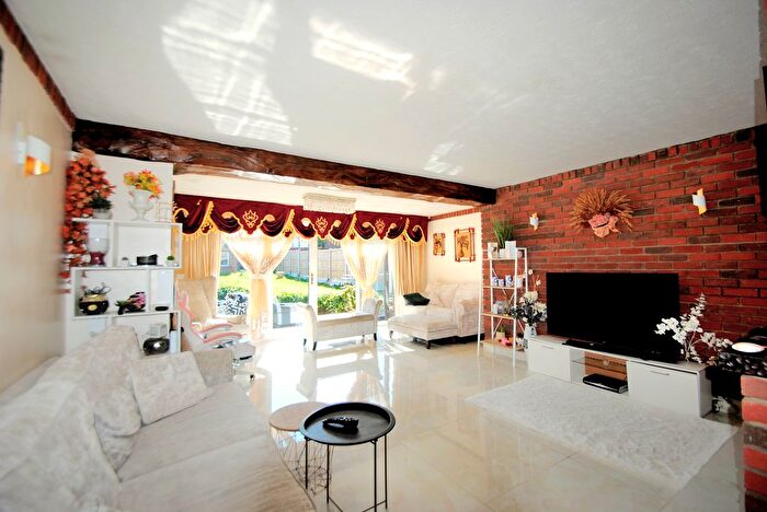 3 Bedroom Terraced House For Sale In Stifford Clays Road, Grays, RM16