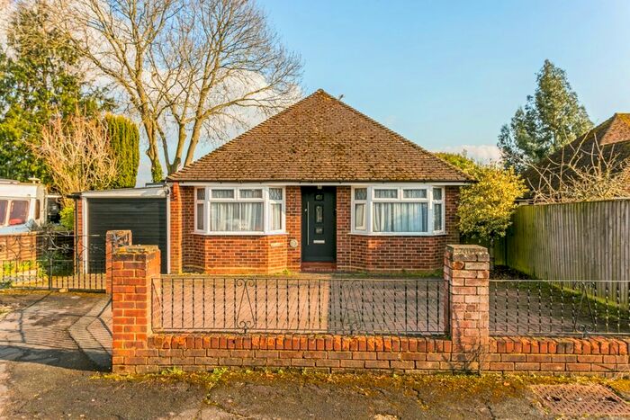 2 Bedroom Flat To Rent In The Orchard, Marlow SL7