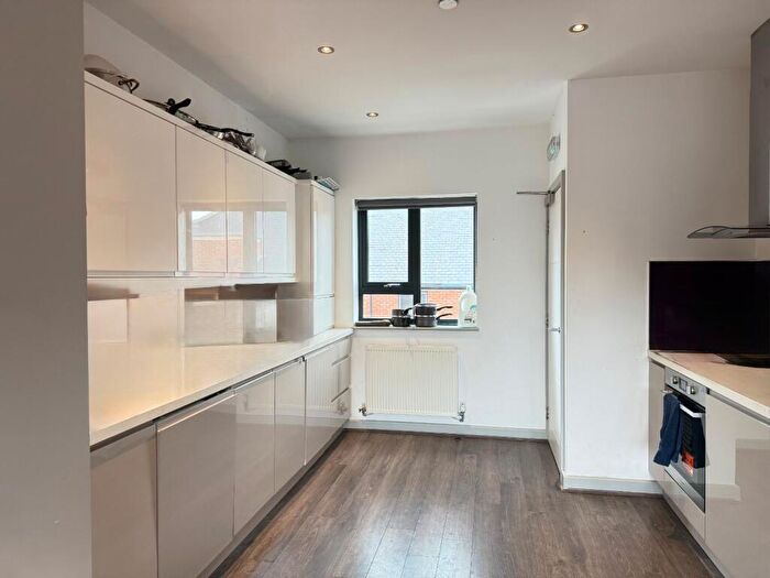 1 Bedroom Flat To Rent In Dun Street, Sheffield, South Yorkshire, S3