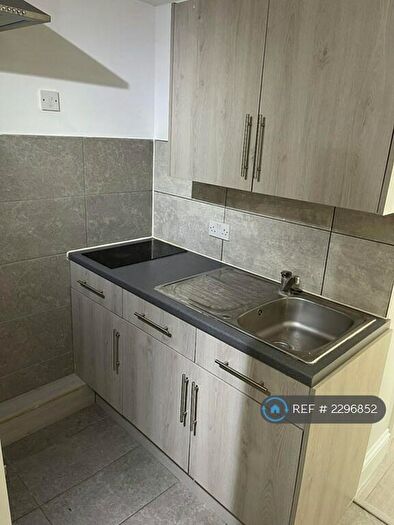 1 Bedroom Flat To Rent In Holywell House, London, E11