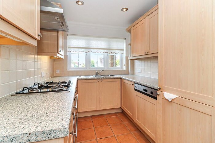 4 Bedroom Detached House For Sale In The Pippins, Watford, WD25