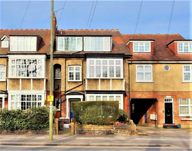 2 Bedroom Flat To Rent In East End Road, London, N2