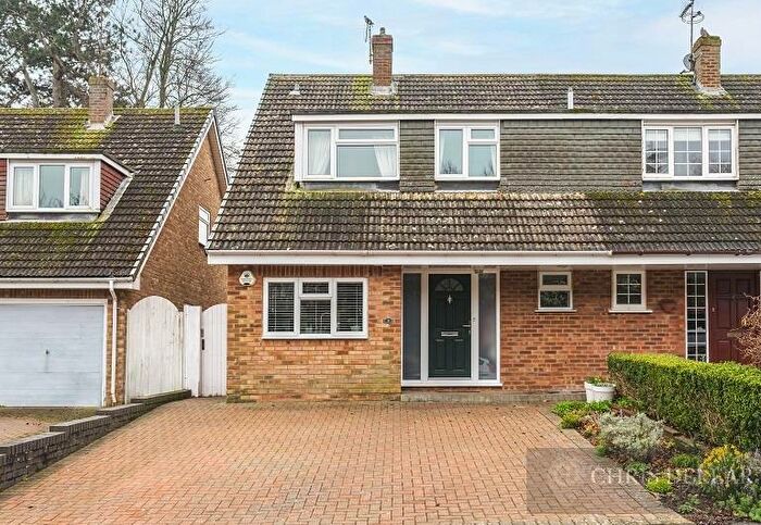 4 Bedroom Semi-Detached House To Rent In Bowlers Mead, Buntingford, SG9