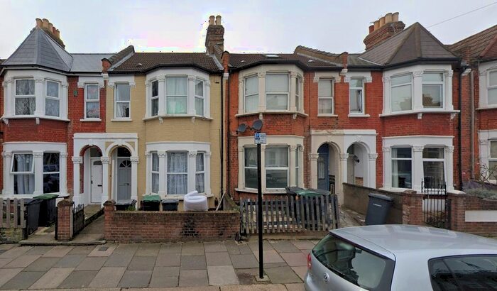2 Bedroom Flat To Rent In Handsworth Road, London, N17