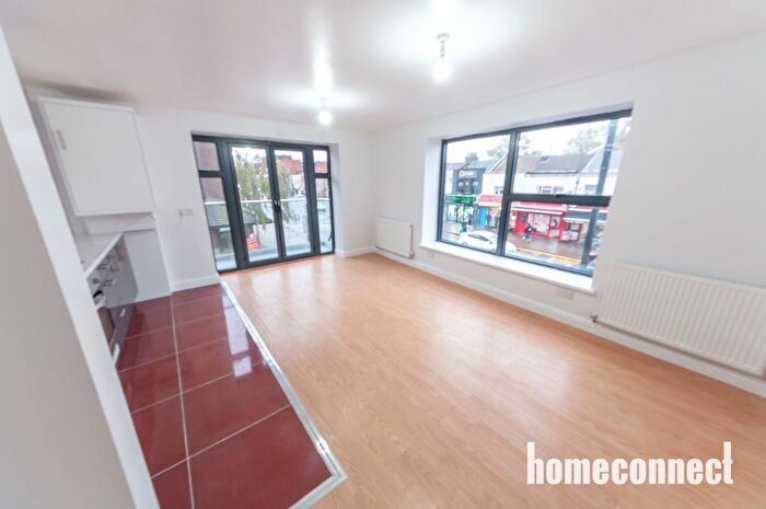 3 Bedroom Flat To Rent In Flat - Barking Road, London, E6