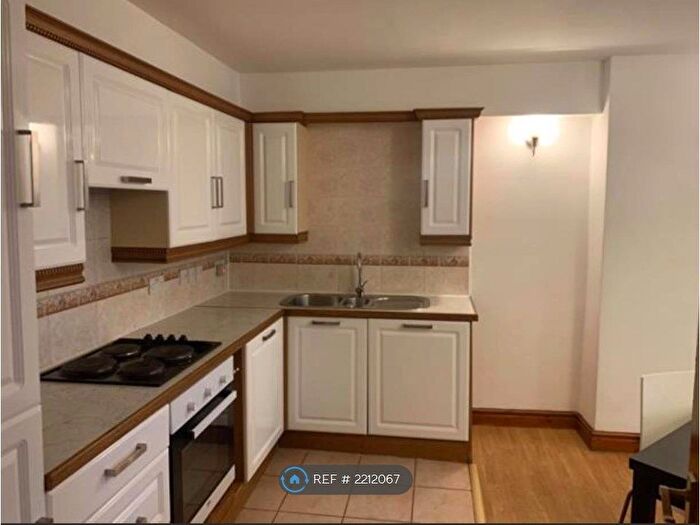 2 Bedroom Flat To Rent In Hackney Road, London, E2