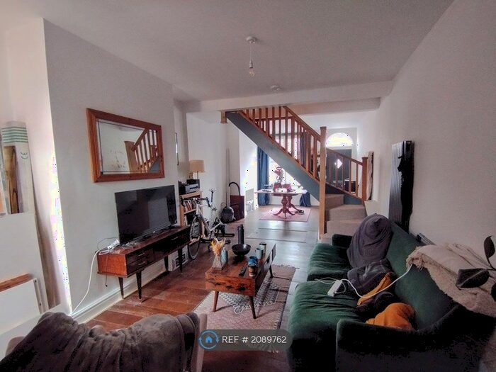 2 Bedroom Terraced House To Rent In Old Chapel Street, Stockport, SK3