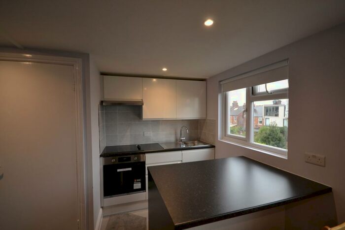 Studio To Rent In Dewsbury Road, London, NW10