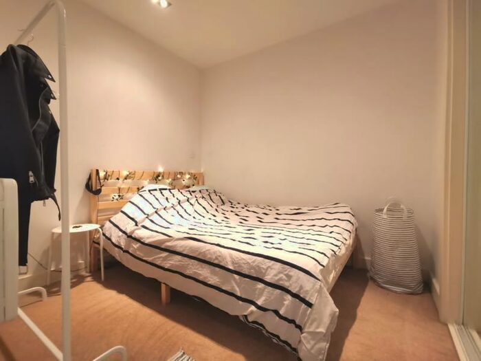 Apartment To Rent In The Hub, Clive Passage, B4