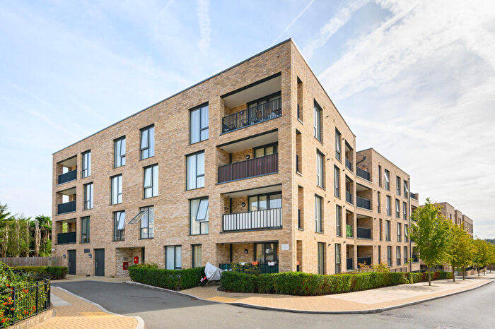 2 Bedroom Flat For Sale In Dollis Valley Drive, High Barnet, Barnet, EN5