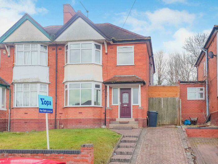 3 Bedroom Semi-Detached House For Sale In Abbey Road, Redditch, B97