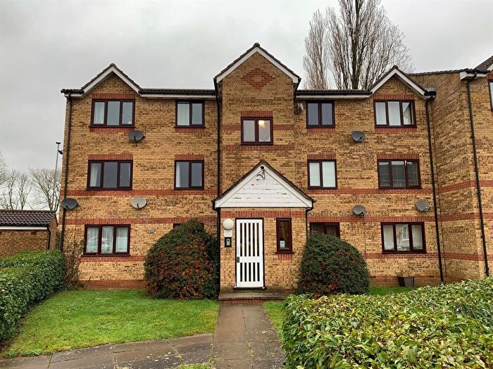 1 Bedroom Flat To Rent In Prestatyn Close, Old Town, Stevenage, SG1