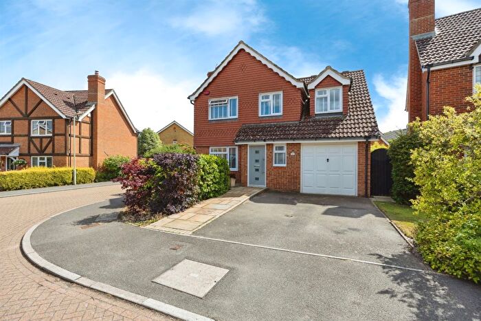 4 Bedroom Detached House For Sale In Blackthorn Way, Kingsnorth, Ashford, TN23