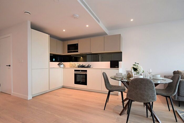 1 Bedroom Flat To Rent In Chelsea Creek, London, SW6