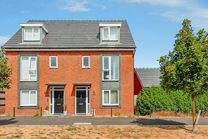 4 Bedroom Town House For Sale In Worsell Drive, Copthorne, Crawley, RH10