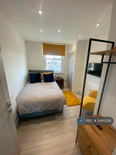 1 Bedroom Flat To Rent In Parrock Street, Gravesend, DA12