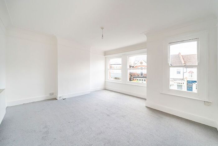 1 Bedroom Maisonette To Rent In Replingham Road, London, SW18