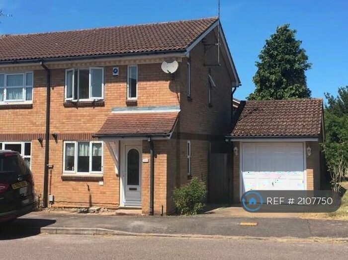 2 Bedroom Semi-Detached House To Rent In Rushall Green, Luton, LU2