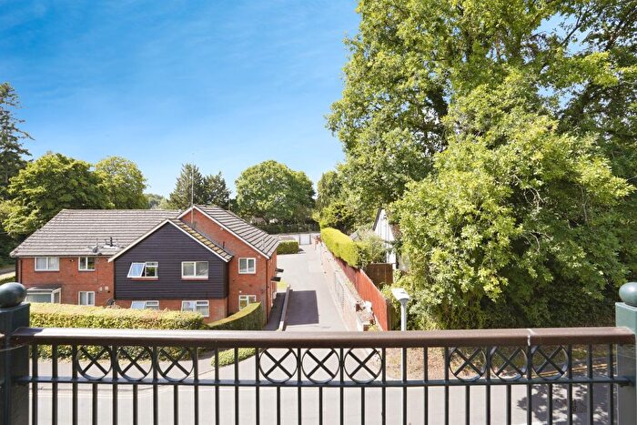 2 Bedroom Flat For Sale In Canonsfield Road, Welwyn, AL6