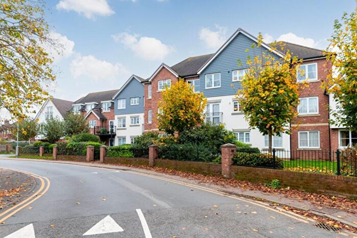 2 Bedroom Apartment For Sale In Pound Avenue, Stevenage, Hertfordshire, SG1