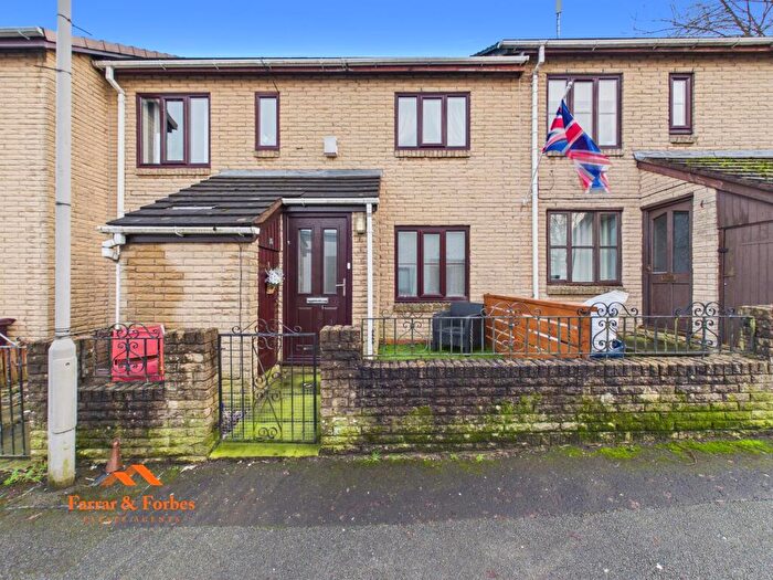 2 Bedroom Flat For Sale In Hufling Court, Burnley, BB11